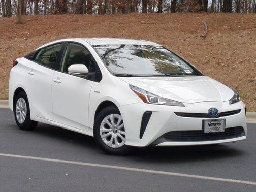 2022 Toyota Prius LE
