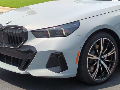 2026 BMW 530 i xDrive