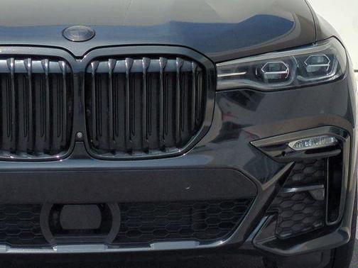 Black Sapphire Metallic 2021 BMW X7 xDrive40i