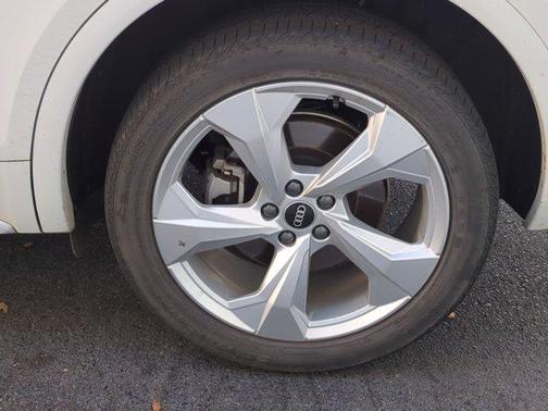 2022 Audi Q5 45 S line Prestige