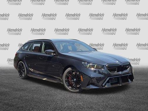 Carbon Black Metallic 2027 BMW M5