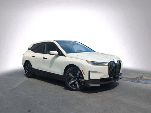 2025 BMW iX xDrive50