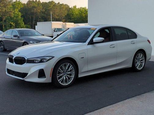 Mineral White Metallic 2023 BMW 330e 330e