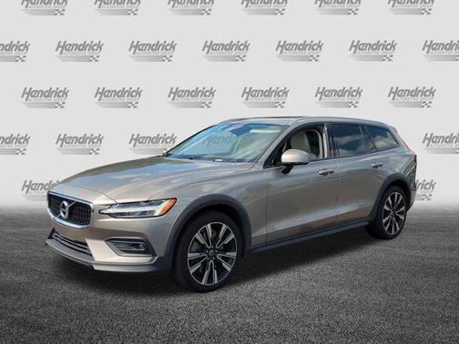 2021 Volvo V60 Cross Country T5