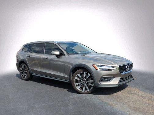 2021 Volvo V60 Cross Country T5
