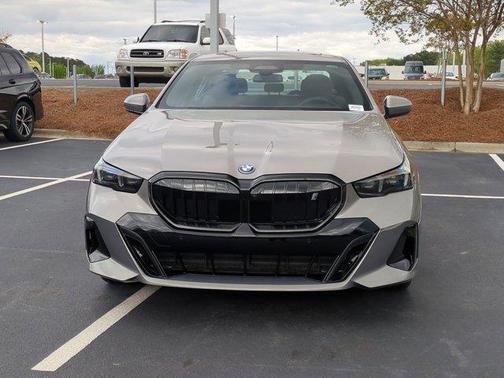 2025 BMW i5 eDrive40
