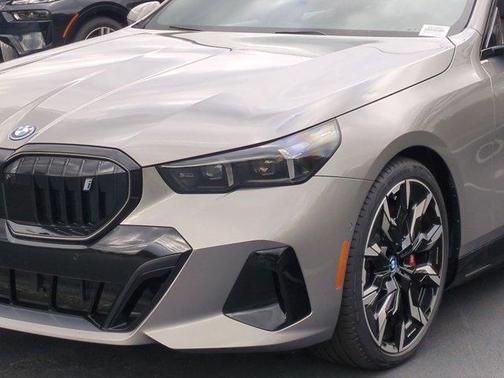 2025 BMW i5 eDrive40