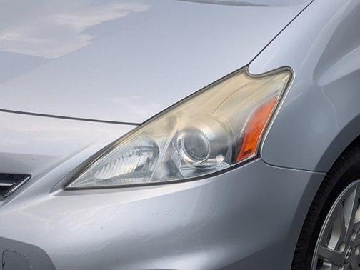 2013 Toyota Prius v Two