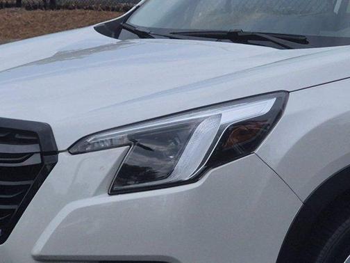 Crystal White Pearl 2023 Subaru Forester Limited
