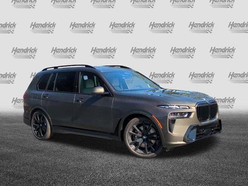 Manhattan Green Metallic 2026 BMW X7 xDrive40i