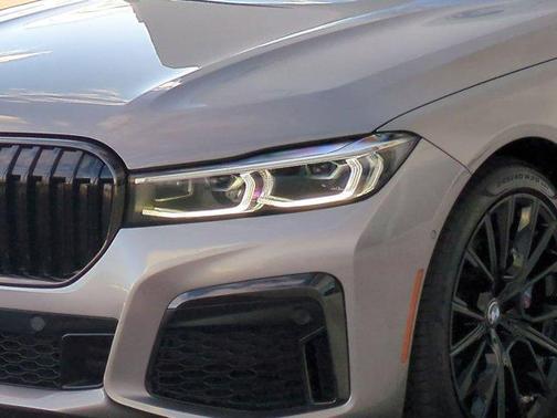 2022 BMW 750 i xDrive