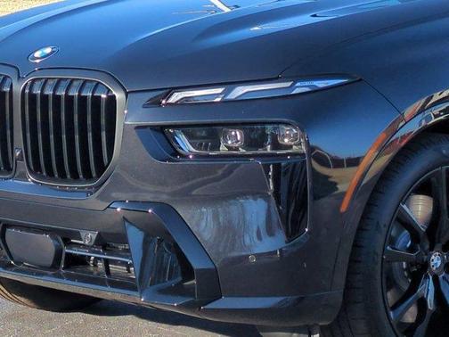 Black Sapphire Metallic 2026 BMW X7 xDrive40i