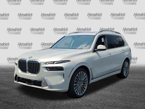 Mineral White Metallic 2026 BMW X7 xDrive40i