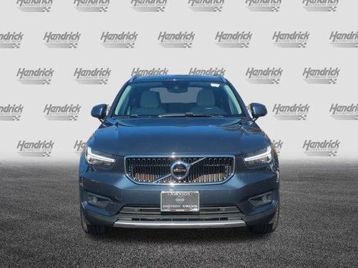 2021 Volvo XC40 T5 Momentum