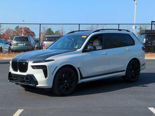 2025 BMW X7 M60i