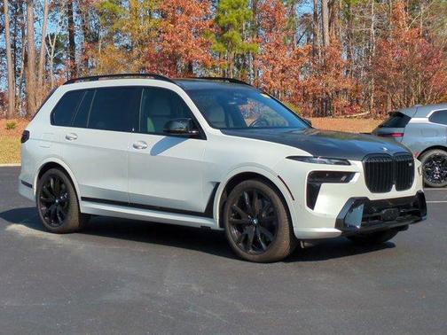 2025 BMW X7 M60i