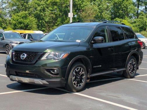 2020 Nissan Pathfinder SV