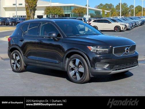 2020 Volvo XC40 T5 Momentum