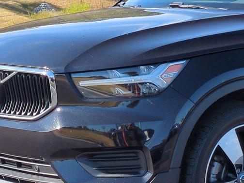 2020 Volvo XC40 T5 Momentum
