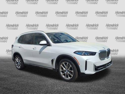 Mineral White Metallic 2024 BMW X5 PHEV xDrive50e