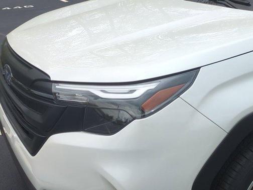 2025 Subaru Forester Base