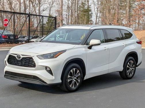 2022 Toyota Highlander XLE