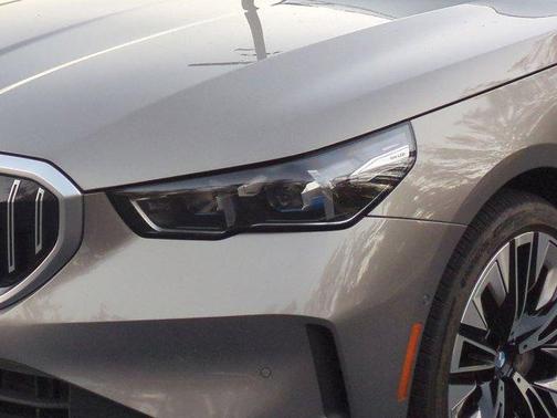 2026 BMW 540 i xDrive