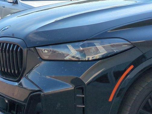 Black Sapphire Metallic 2025 BMW X5 xDrive40i