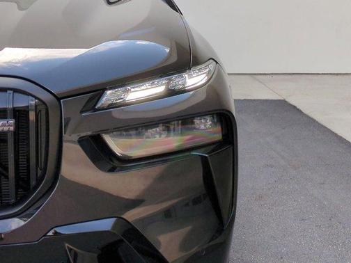 2024 BMW X7 M60i