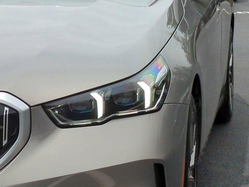 2026 BMW 530 i xDrive