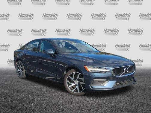 2020 Volvo S60 T5 Momentum