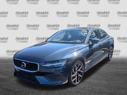 2020 Volvo S60 T5 Momentum