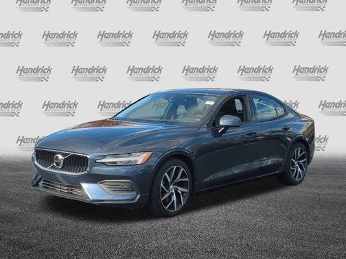 2020 Volvo S60 T5 Momentum