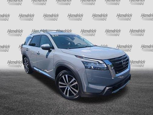 2023 Nissan Pathfinder Platinum