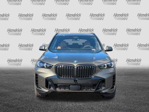 Manhattan Green Metallic 2026 BMW X5 PHEV xDrive50e