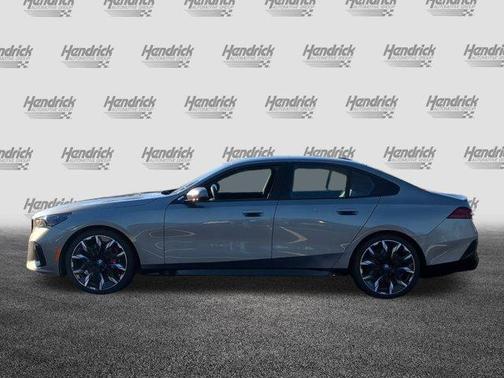 2025 BMW i5 eDrive40