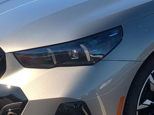 2025 BMW i5 eDrive40