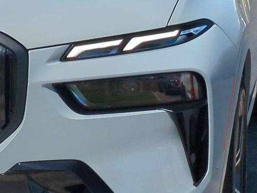 Gray Metallic 2023 BMW X7 xDrive40i