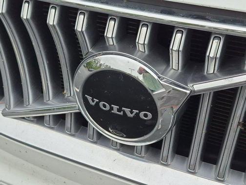 Crystal White Metallic 2020 Volvo XC90 T6 Inscription 7 Passenger