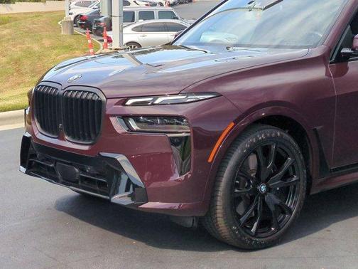 2025 BMW X7 xDrive40i