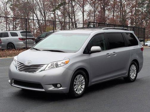 2017 Toyota Sienna XLE Premium