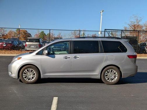 2017 Toyota Sienna XLE Premium