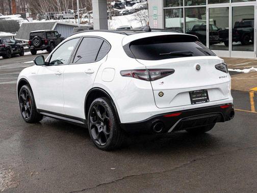 2024 Alfa Romeo Stelvio Veloce AWD