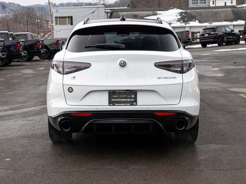 2024 Alfa Romeo Stelvio Veloce AWD