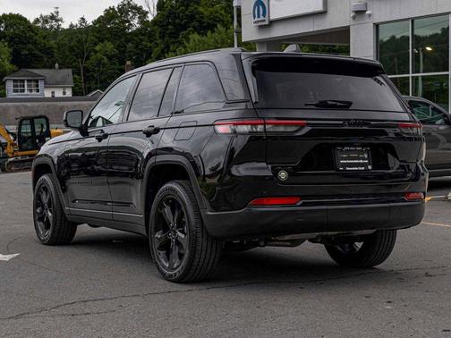 2022 Jeep Grand Cherokee Altitude