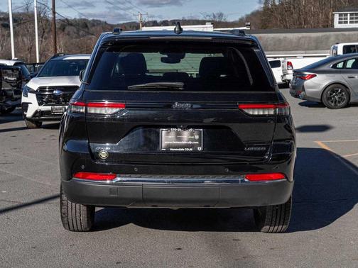 2023 Jeep Grand Cherokee Laredo