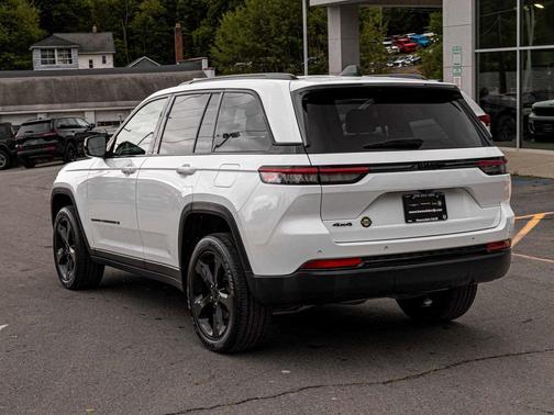 2024 Jeep Grand Cherokee Altitude