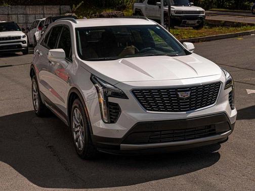 2022 Cadillac XT4 Premium Luxury