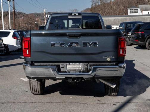 2025 RAM 2500 Tradesman Crew Cab 4x4 8' Box