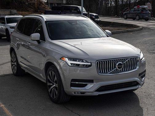 2024 Volvo XC90 B6 Plus Bright Theme 7-Seater
